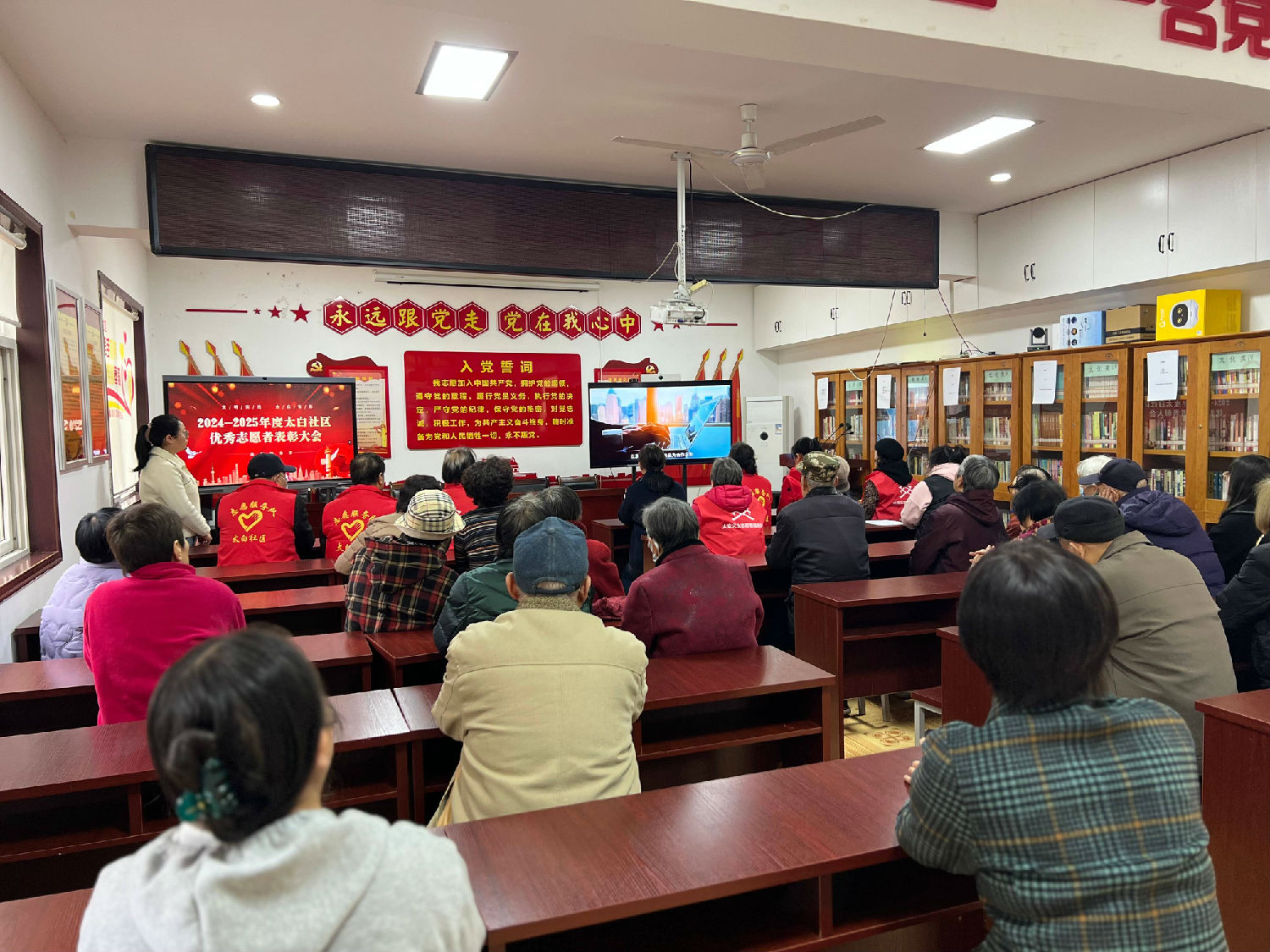 人大代表助力3?5表彰志愿,傳承雷鋒精神 人大代表助力3?5表彰志愿,傳承雷鋒精神