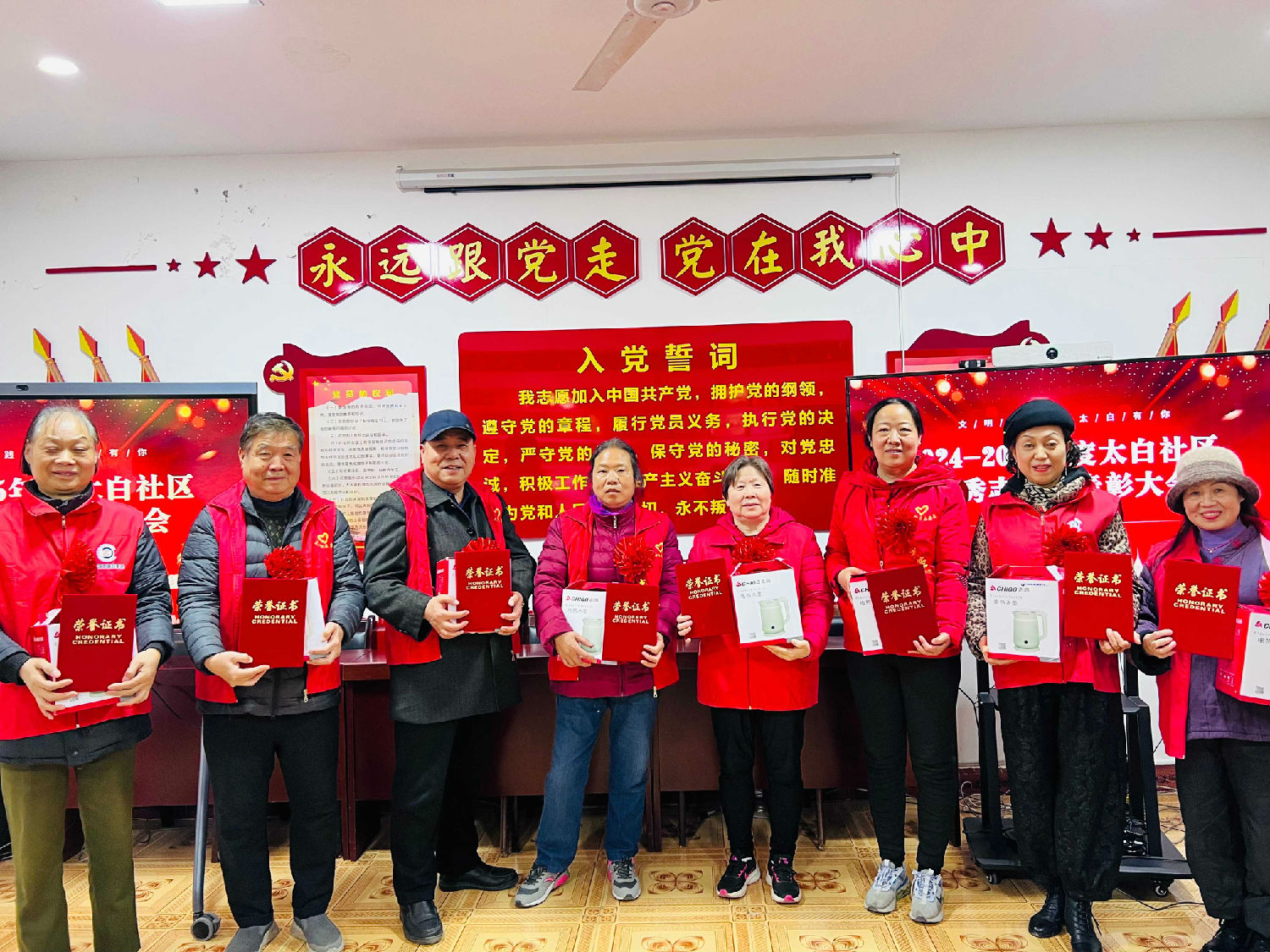 人大代表助力3?5表彰志愿,傳承雷鋒精神 人大代表助力3?5表彰志愿,傳承雷鋒精神